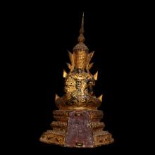 Bouddha m�ravijaya en bronze dor� 